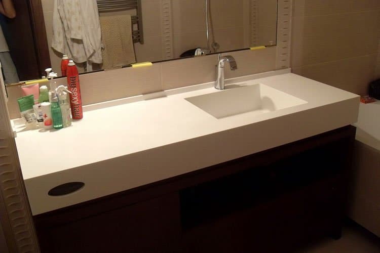 Столешница в ванную своими руками: из чего и как сделать | Ремонт и дизайн ванной комнаты