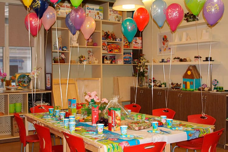 Как можно украсить детскую комнату в день рождения